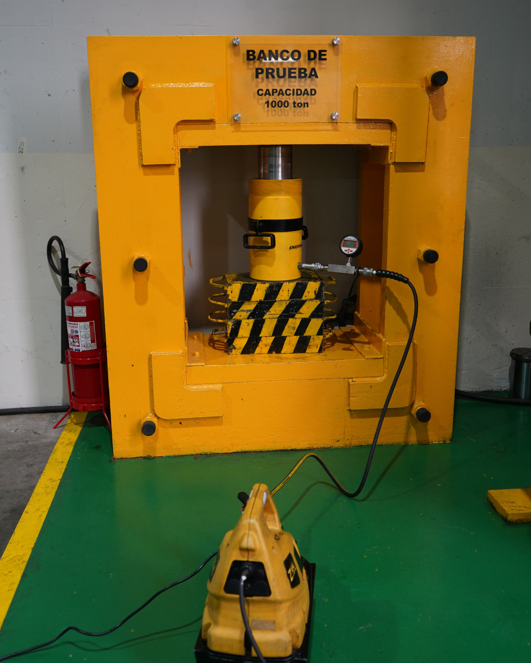 Banco de pruebas Enerpac 1000 toneladas